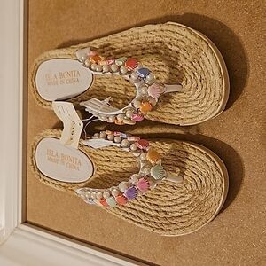 NWT Isla Bonita Shell thong sandals size 6